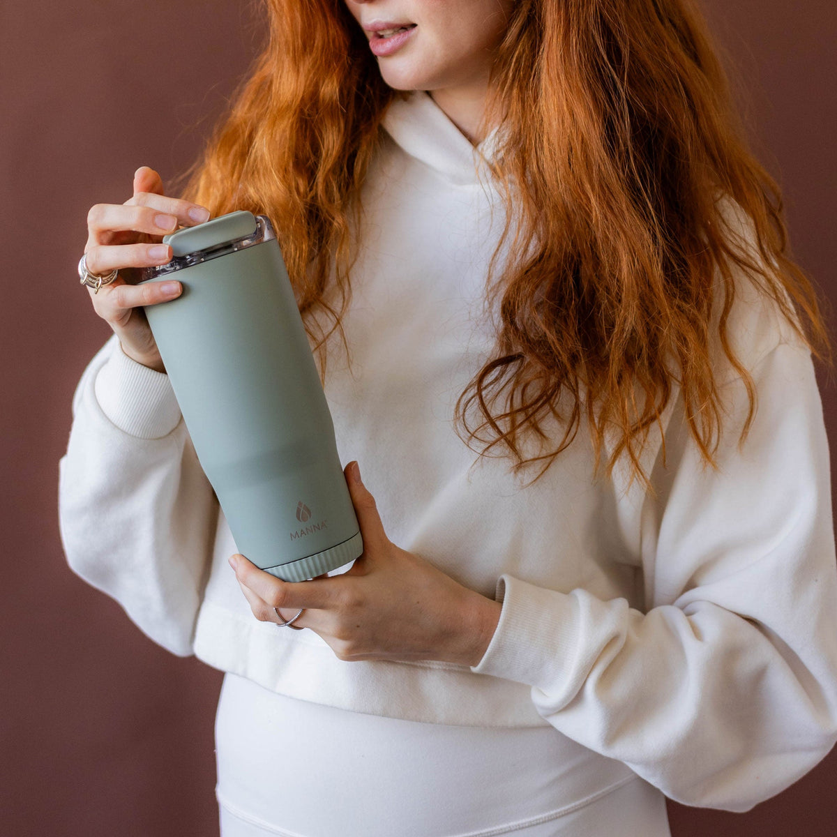 30-oz-groove-tumbler-z3 4Manna_Website_Lifestyles-17.jpg